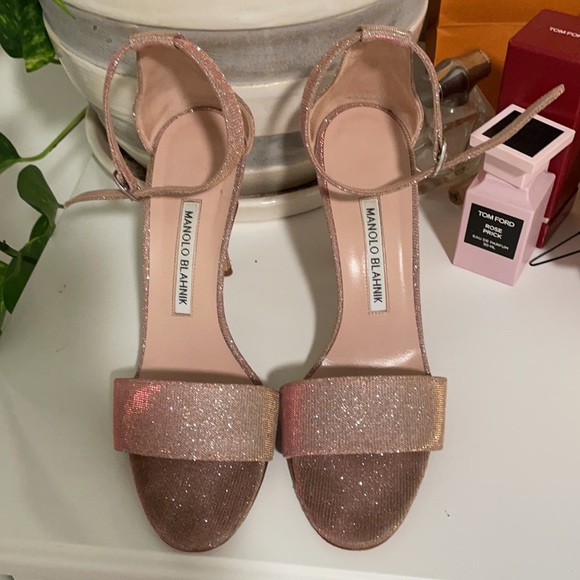 Manolo Blahnik- 37.5 - Picture 3 of 3